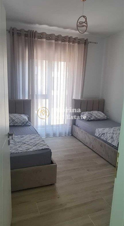 Tirane, jepet me qera apartament 2+1 Kati 4, 102 m² 650 € (Xhamllik)