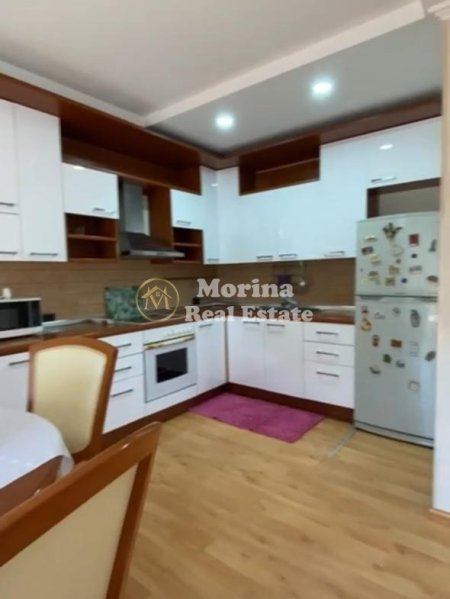 Tirane, jepet me qera shtepi 3+1 Kati 3, 131 m² 600 € (Siri Kodra)
