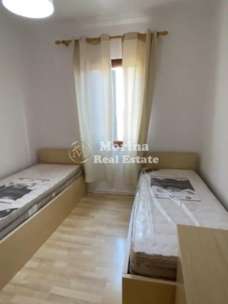Tirane, jepet me qera shtepi 3+1 Kati 3, 131 m² 600 € (Siri Kodra)