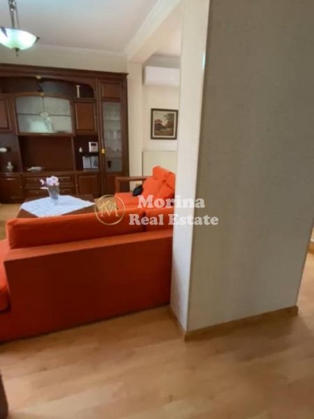 Tirane, jepet me qera shtepi 3+1 Kati 3, 131 m² 600 € (Siri Kodra)