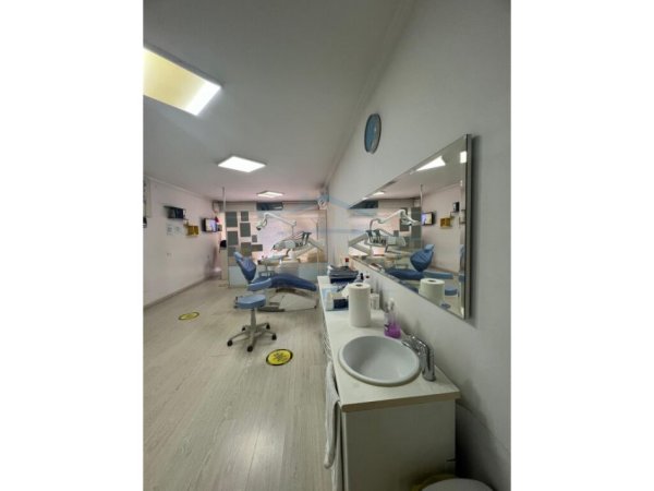 Tirane, shitet ambjent biznesi Kati 0, 55 m² (Hoxha Tahsin)
