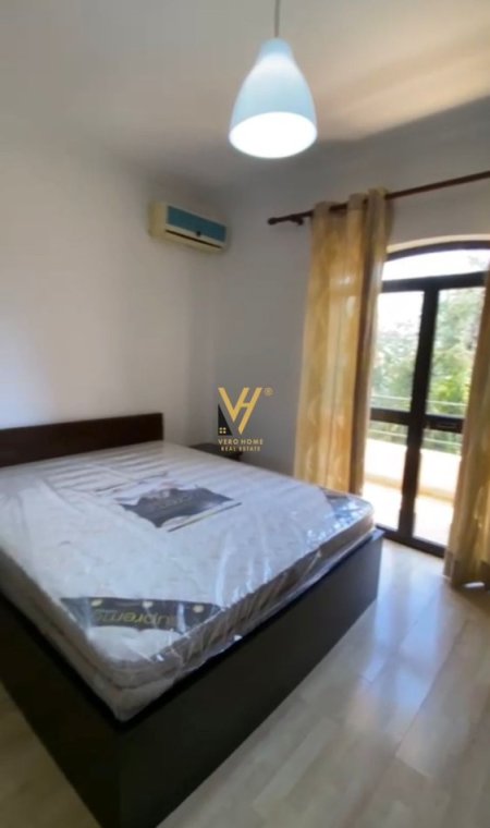 Tirane, jepet me qera apartament 3+1+Ballkon Kati 3, 130 m² 650 € (QENDER)