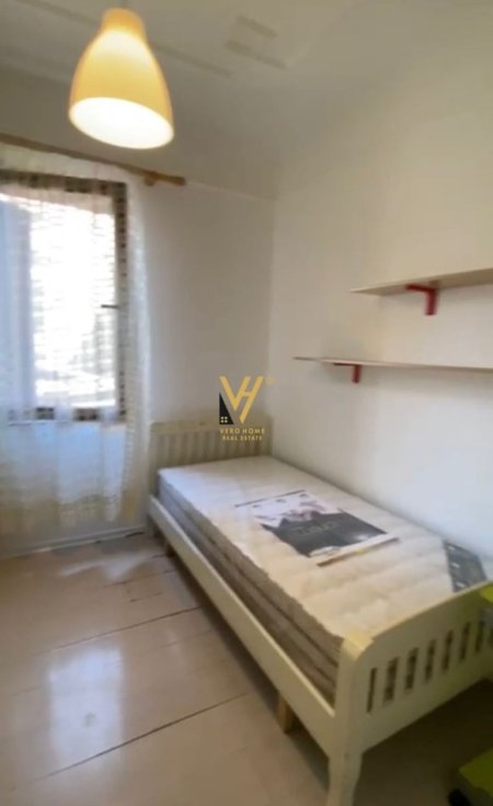 Tirane, jepet me qera apartament 3+1+Ballkon Kati 3, 130 m² 650 € (QENDER)
