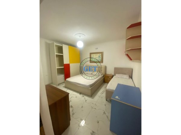 Durres, jepet me qera apartament 3+1 Kati 1, 130 m² 600 € (Gjykata)