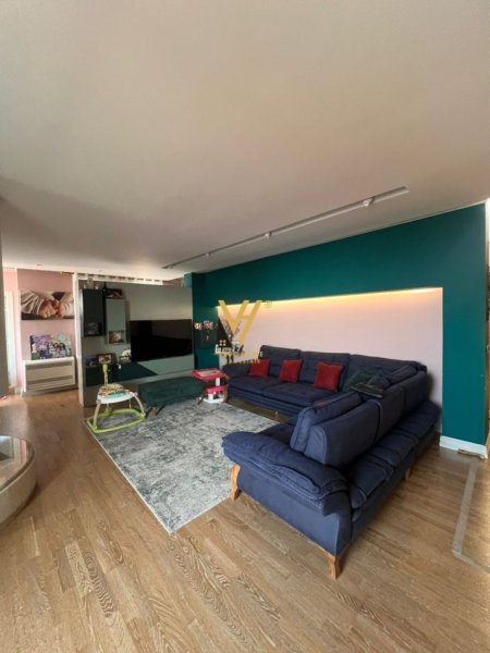 Tirane, jepet me qera apartament 2+1 Kati 10, 169 m² 1.500 € (QENDER)
