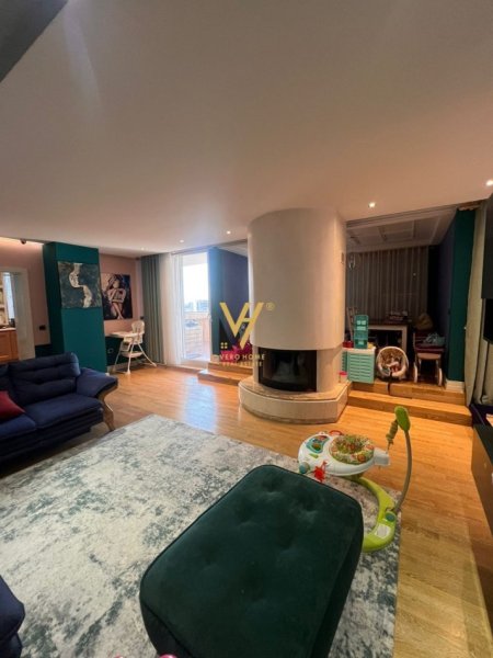 Tirane, jepet me qera apartament 2+1 Kati 10, 169 m² 1.500 € (QENDER)