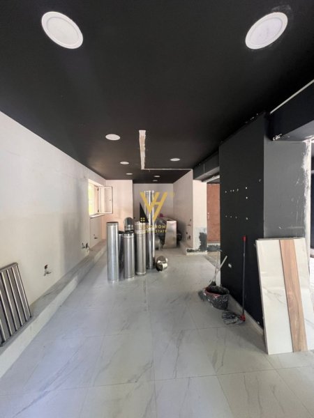 Tirane, shitet dyqan Kati 0, 80 m² 700.000 € (21 DHJETORI)