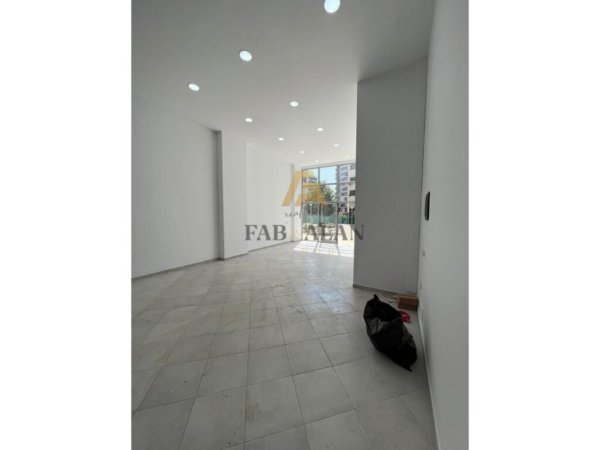 Tirane, shitet ambjent biznesi Kati 0, 127 m² 392.450 € (Astir)