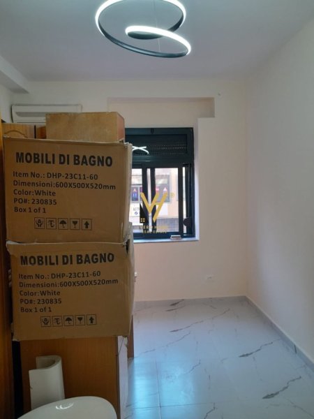 Tirane, jepet me qera apartament 2+1+Ballkon Kati 2, 64 m² 600 € (PALLATET AGIMI)