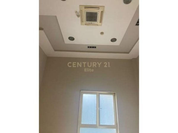Ambient per shitje te Galeria me certifikate pronesie! Kati 2, 25 m² 85.000 Euro