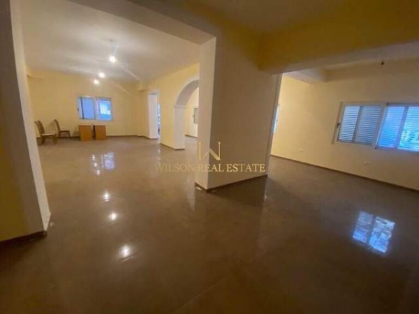 Tirane, shitet ambjent biznesi Kati 0, 1.234 m² 370.200 Euro (21 Dhjetori)