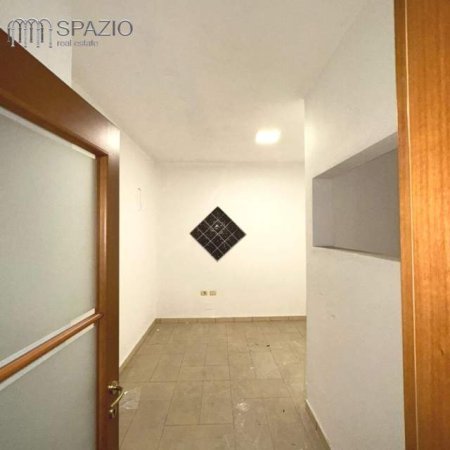 Tirane, shitet apartament Kati 6, 106 m² 191.000 Euro (Rruga ''Kavajes'')