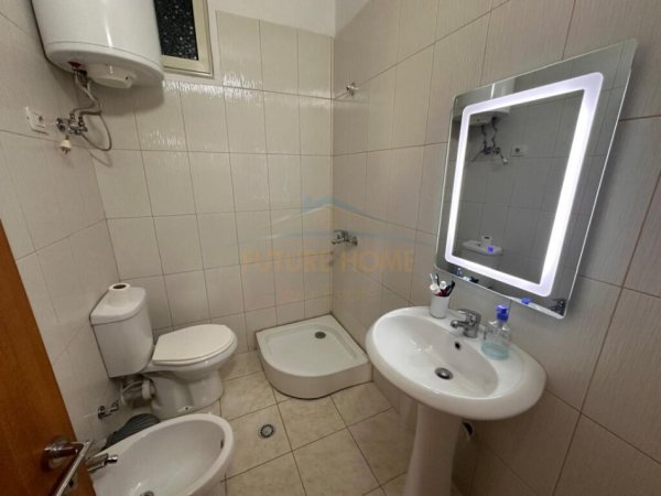 Tirane, jepet me qera apartament 2+1+Ballkon Kati 2, 100 m² 600 € (DON BOSKO)