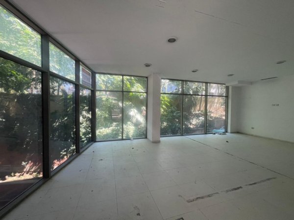 Dyqan ne shitje 96.000 € (Rruga e Dibres)