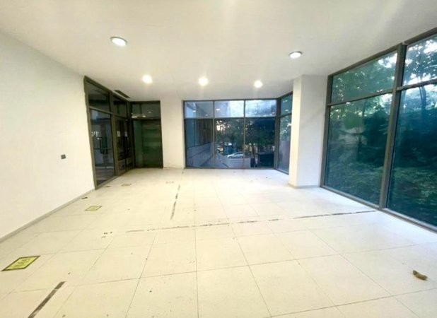Dyqan ne shitje 96.000 € (Rruga e Dibres)
