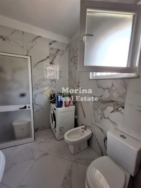 Tirane, jepet me qera apartament 2+1 , 410 m² 800 € (Laprak)