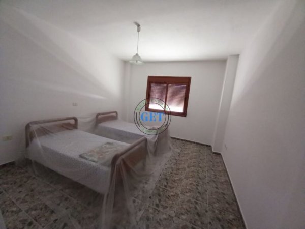 Durres, jepet me qera apartament 3+1+Ballkon Kati 3, 145 m² 500 € (Tregu Fshatar)