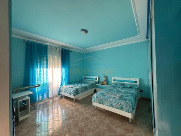 Elbasan, jepet me qera apartament 2+1+Ballkon Kati 5, 120 m² 350 € (Janaq Kilica)