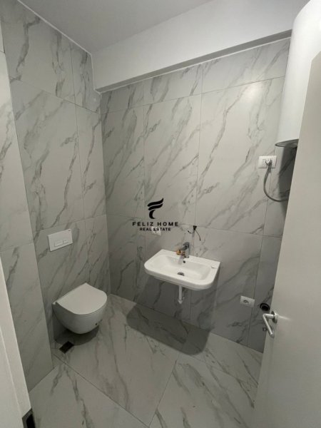 Tirane, jepet me qera apartament 2+1 Kati 2, 67 m² 300 € (ALI DEMI)