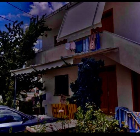 Shitet Vile 2 kateshe  300.000 Euro (Vilat Gjermane)