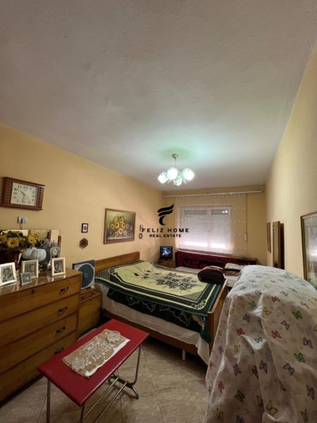Tirane, jepet me qera apartament 1+1 Kati 3, 85 m² 50.000 € (RRUGA E KOSOVAREVE)