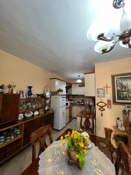 Tirane, jepet me qera apartament 1+1 Kati 3, 85 m² 50.000 € (RRUGA E KOSOVAREVE)