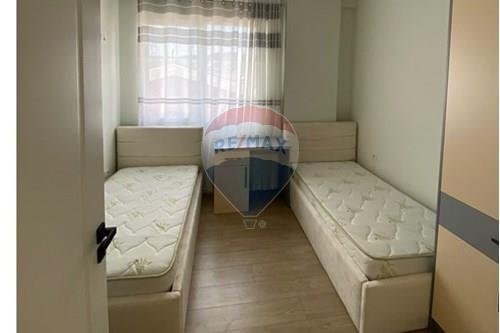 Tirane, jepet me qera apartament 2+1 Kati 2, 90 m² 500 € (QIRA APARTAMENT 2+1 NE SAUK!)