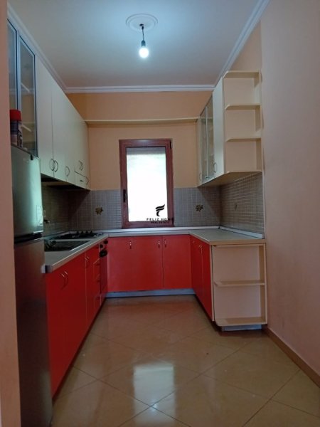 Tirane, jepet me qera shtepi 3+1 Kati 2, 120 m² 46.000 € (5 MAJ)