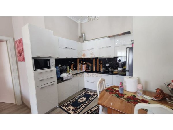 Tirane, shitet apartament 2+1+Ballkon , 107 m² 185.500 € (Prane Kopshtit zoologjik)