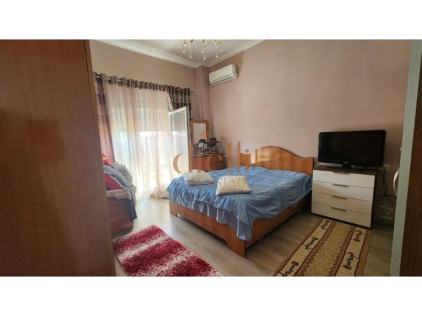 Tirane, shitet apartament 2+1+Ballkon , 107 m² 185.500 € (Prane Kopshtit zoologjik)