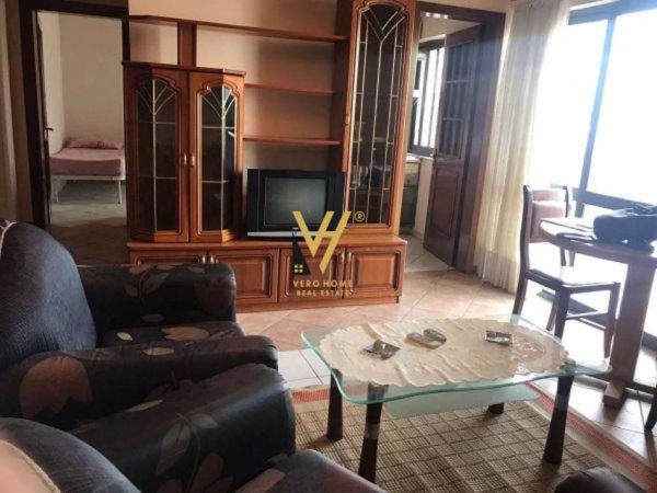 Tirane, jepet me qera apartament 2+1+Ballkon Kati 5, 100 m² 600 € (SELVIA)