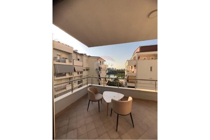 Tirane, jepet me qera apartament 3+1+Aneks+Ballkon Kati 4, 102 m² 1.200 € (JEPET ME QERA APARTAMENT 3+1+2 TEK LIQENI I THATE)