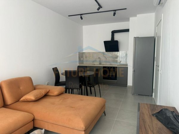 Tirane, jepet me qera apartament 1+1+Ballkon Kati 4, 64 m² 550 € (SADIK PETRELA OXHAKU)