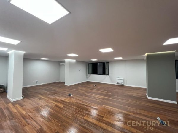 Tirane, shitet ambjent biznesi Kati 1, 140 m² 399.000 € (Shallvaret)