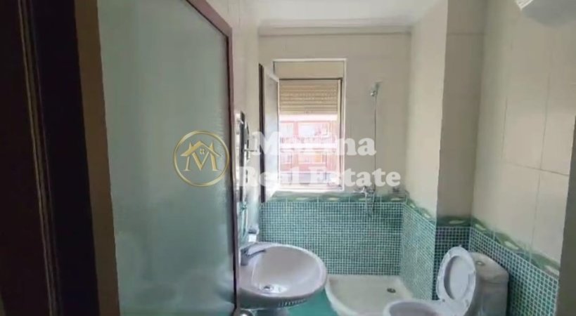 Tirane, jepet me qera apartament 1+1 Kati 2, 116 m² 500 € (Don Bosko)