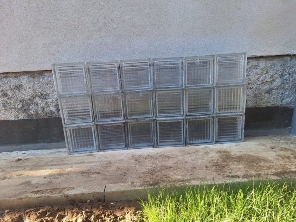 Tirane, shes Shiten 18 tulla xhami 200 lek copa + kryqe 2 €