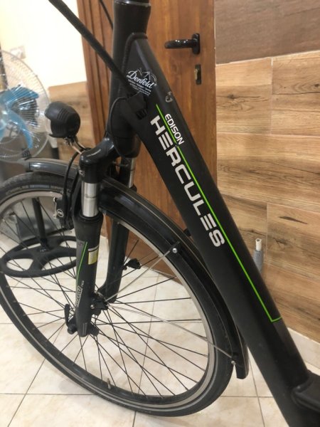 Tirane, shes biciklete elektrike Edison/Hercules e zeze 590 €
