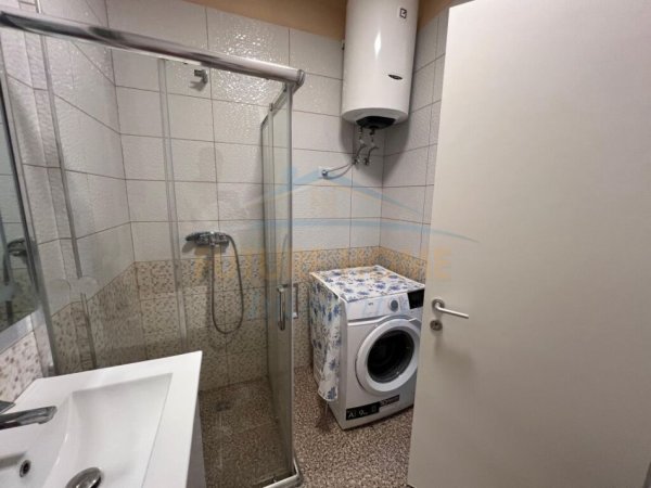 Tirane, jepet me qera apartament 2+1+Ballkon Kati 3, 100 m² 600 € (Kinostudio,TOWER BRIDGE)