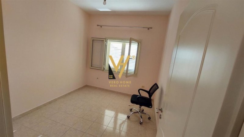 Tirane, jepet me qera Vile Tre kateshe ,  3+1+Ballkon Kati 0, 150 m² 500 € (FRESK)