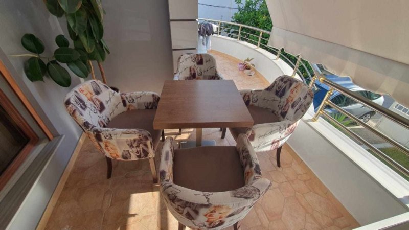 Tirane, shes TIRANE, SHITEN MOBILJE PER LOKAL - Cmim Okazion 800 € ! 800 €