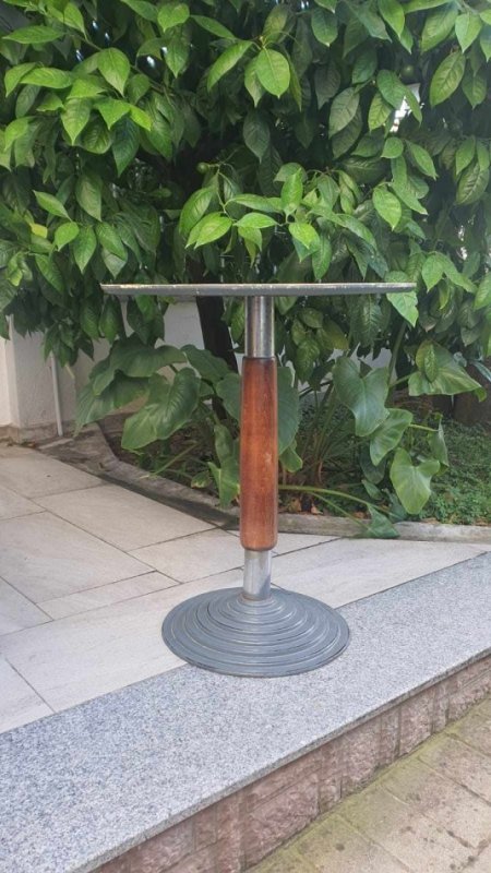 Tirane, shes TIRANE, SHITEN MOBILJE PER LOKAL - Cmim Okazion 800 € ! 800 €