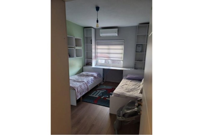 Tirane, shitet apartament 2+1 Kati 5, 92 m² 190.000 € (Rruga e Durrësit)