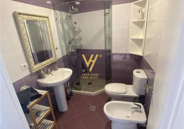 Tirane, jepet me qera apartament 2+1+Ballkon Kati 5, 114 m² 600 € (UNAZA E RE)