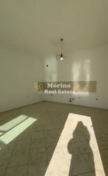Tirane, jepet me qera apartament 2+1 Kati 2, 95 m² 400 € (Stacioni Trenit)