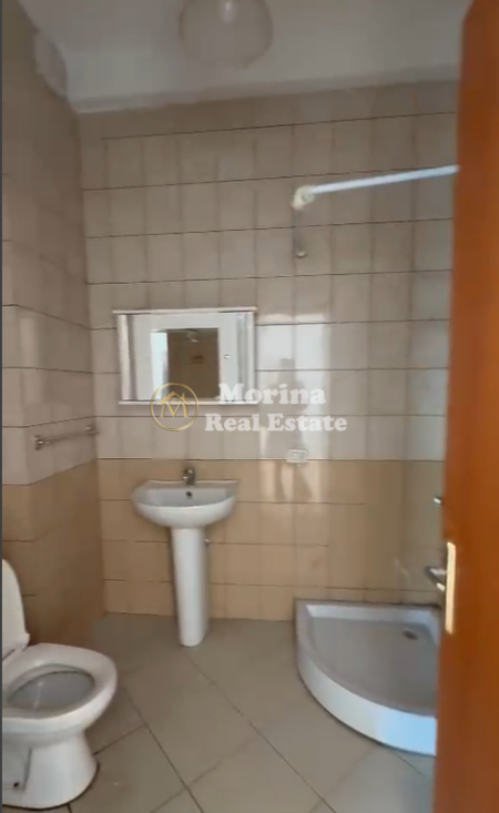 Tirane, jepet me qera apartament 2+1 Kati 2, 95 m² 400 € (Stacioni Trenit)