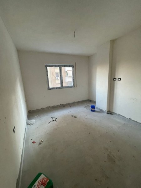 Tirane, shitet apartament 1+1+Ballkon Kati 2, 74 m² 185.000 € (PAZARI I RI)