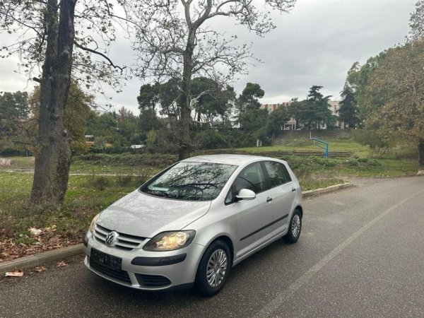 Tirane, japim me qera makine VW GOLF PLUS 2007 Benzin+Gaz, gri metalizato manuale Kondicioner 132.000 km 25 €