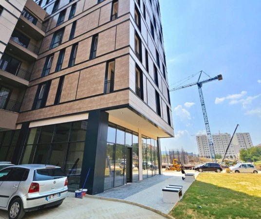 Shitet: Ambient Open Space  ( 📍Fusha e Aviacionit ) K. 0, Direkt Buze Rr. Kryesore | 320.000 € |