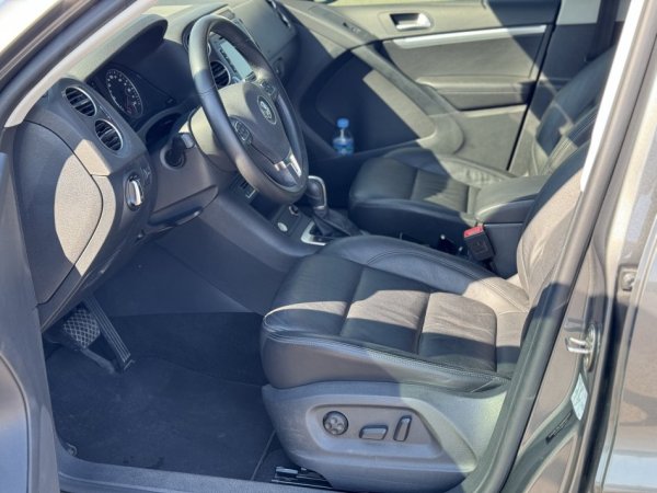 Durres, shitet SUV | Fuoristrad | Xhip Volkswagen Tiguan Nafte, gri e erret automatik Klima 80.000 km 13.500 €