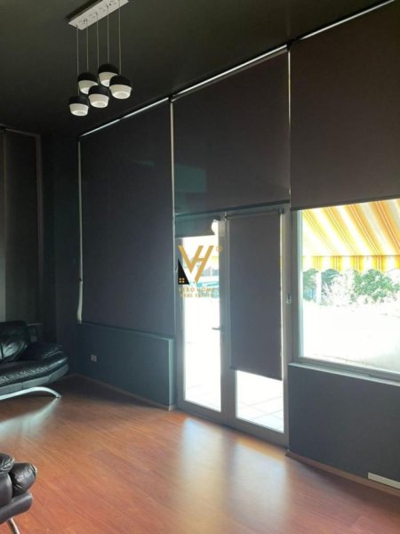 Tirane, jepet me qera zyre Kati 2, 150 m² 1.300 € (KOMUNA E PARISIT)